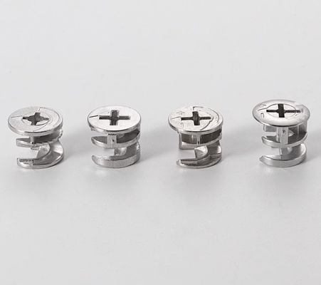 Η εύκολη συναρμολόγηση των επίπλων έγινε δυνατή με κλειδαριά με καμπύλες από κράμα ψευδαργύρου από έναν αξιόπιστο κατασκευαστή επίπλων